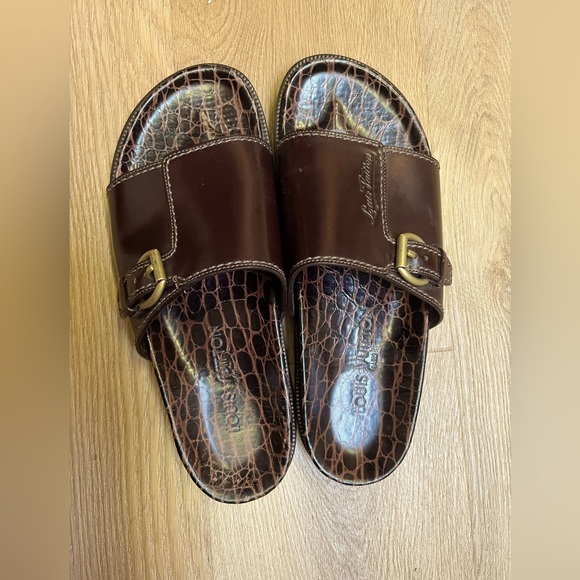 LOUIS VUITTON. Authentic LV Men’s’ Leather Open Toe Slides-Mules-Sandals. - Picture 3 of 4